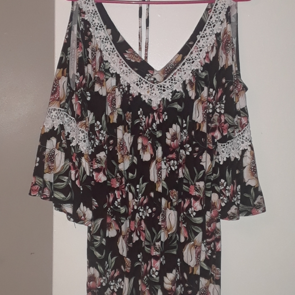 Long sleeve V-neck top